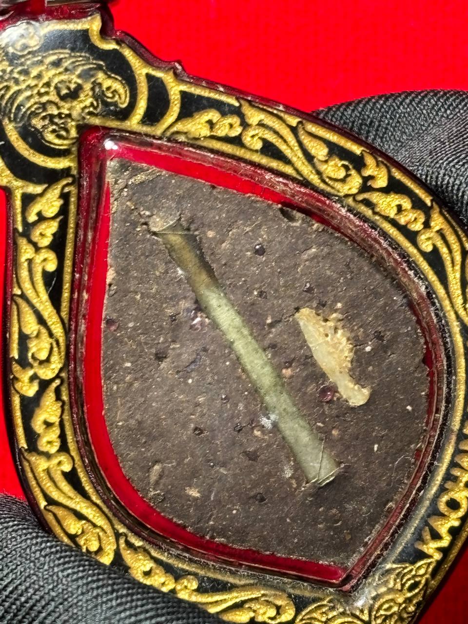 【百爱蝎王・金面师尊版】
由泰国魅力法门名师 —— 阿赞Thep Phongsawadan Kusal 亲手督造！(现物实拍） | Jin Thai Fo Pai