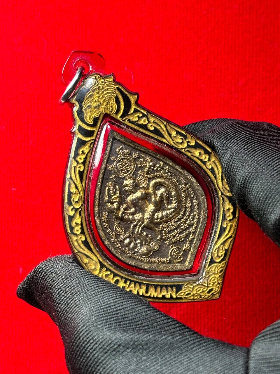 【百爱蝎王・金面师尊版】
由泰国魅力法门名师 —— 阿赞Thep Phongsawadan Kusal 亲手督造！(现物实拍） | Jin Thai Fo Pai