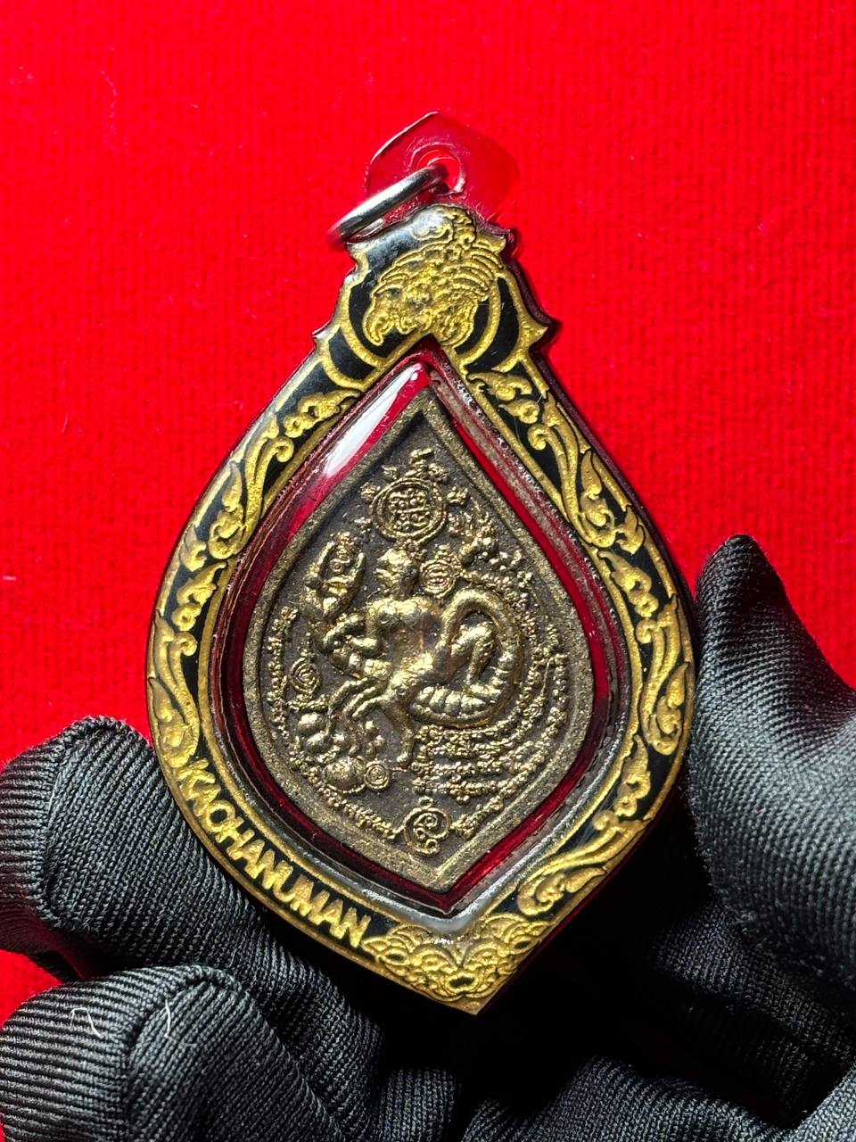 Jin Thai Fo Pai - 【百爱蝎王・金面师尊版】
由泰国魅力法门名师 —— 阿赞Thep Phongsawadan Kusal 亲手督造！(现物实拍）